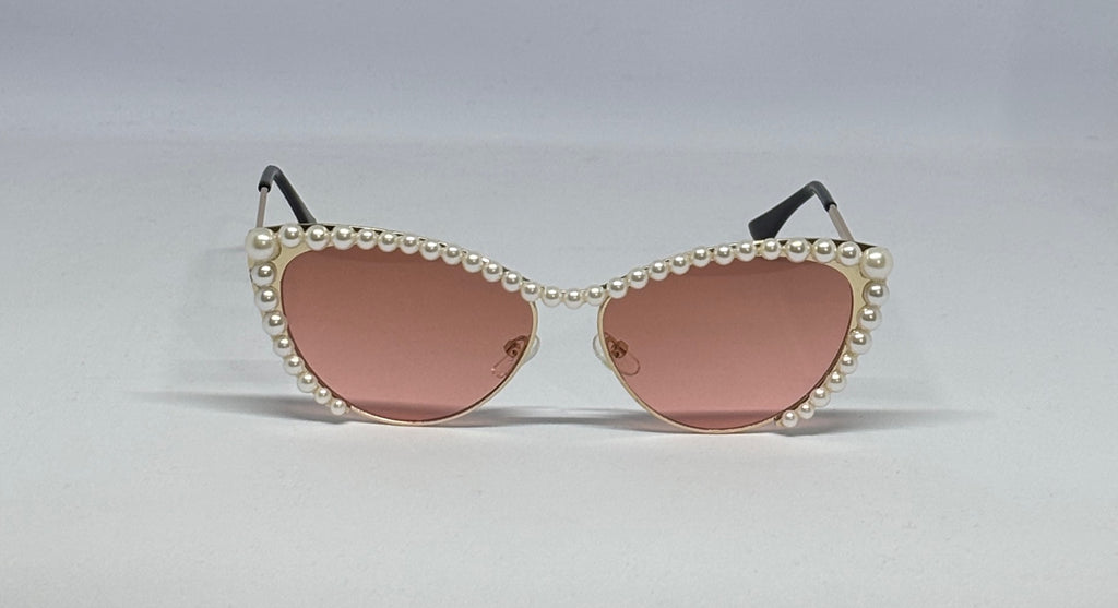 sunglass with cat eye